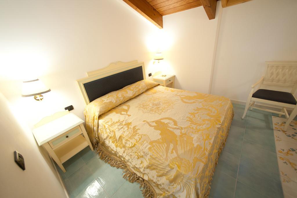 Palazzo Della Monica Apartman Vietri Szoba fotó