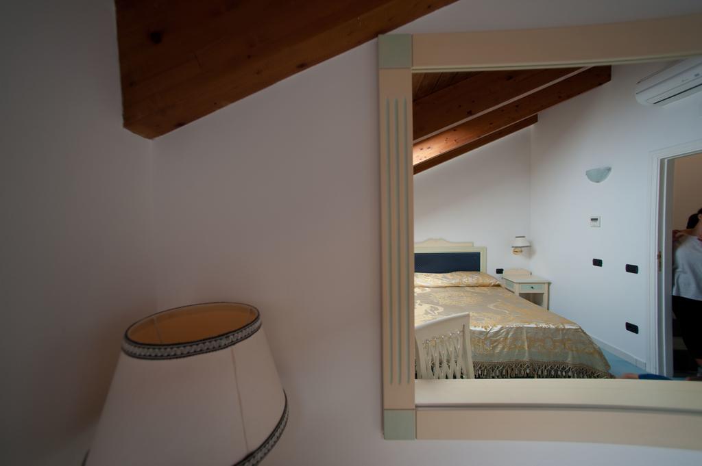 Palazzo Della Monica Apartman Vietri Szoba fotó
