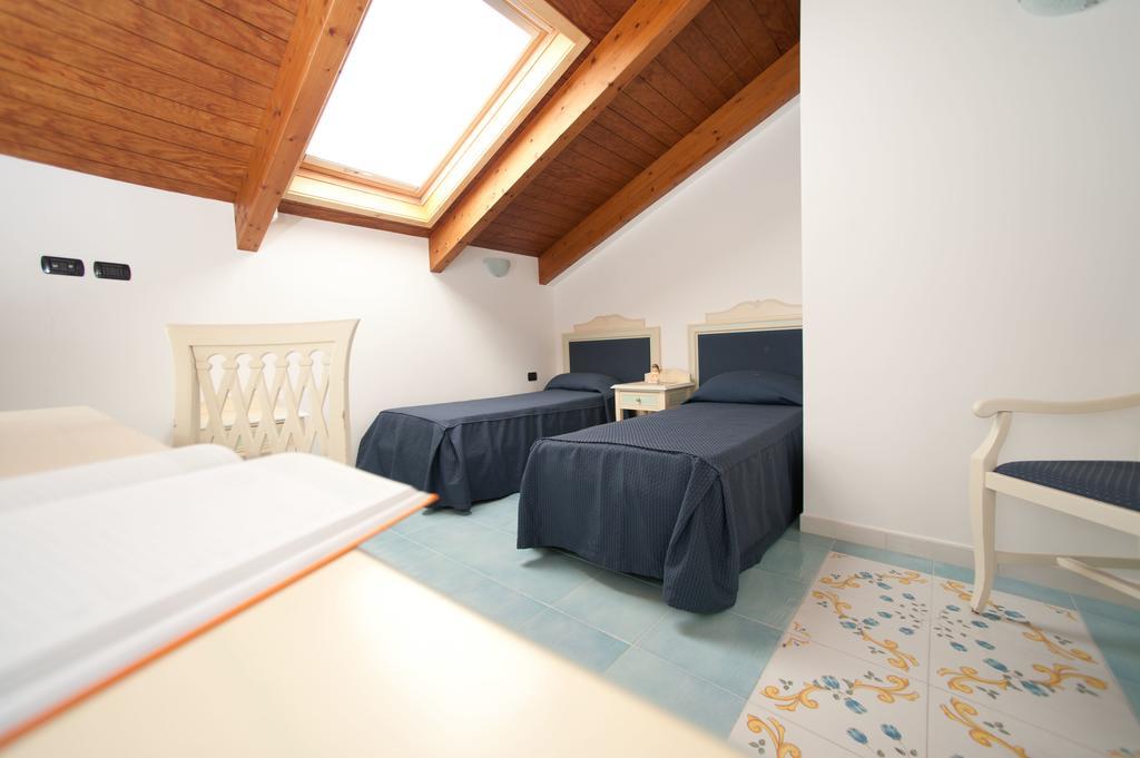 Palazzo Della Monica Apartman Vietri Szoba fotó